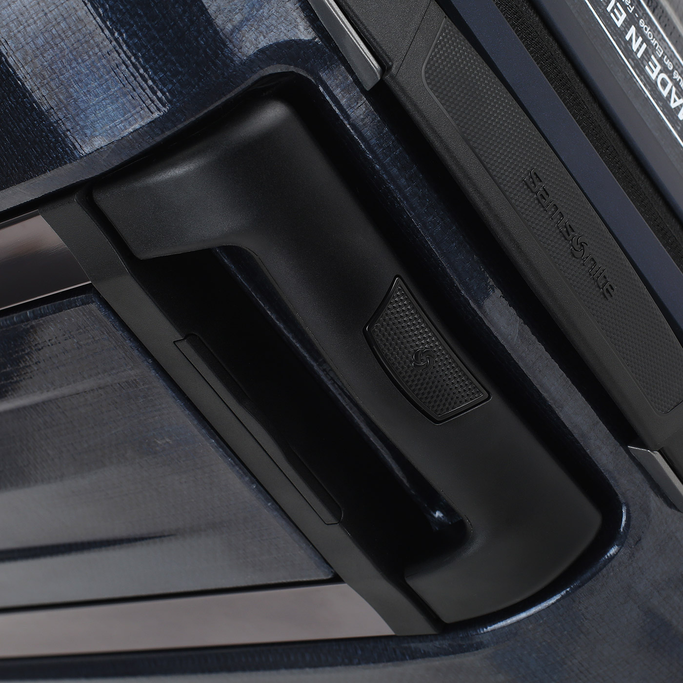 Чемодан для ручной клади из материала Curv Samsonite Major-Lite