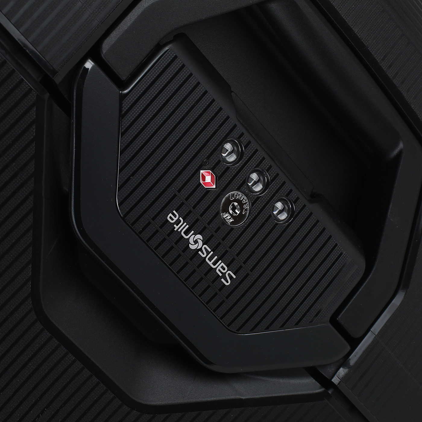 Чемодан большой L из полипропилена с кодовым замком Samsonite Magnum ECO