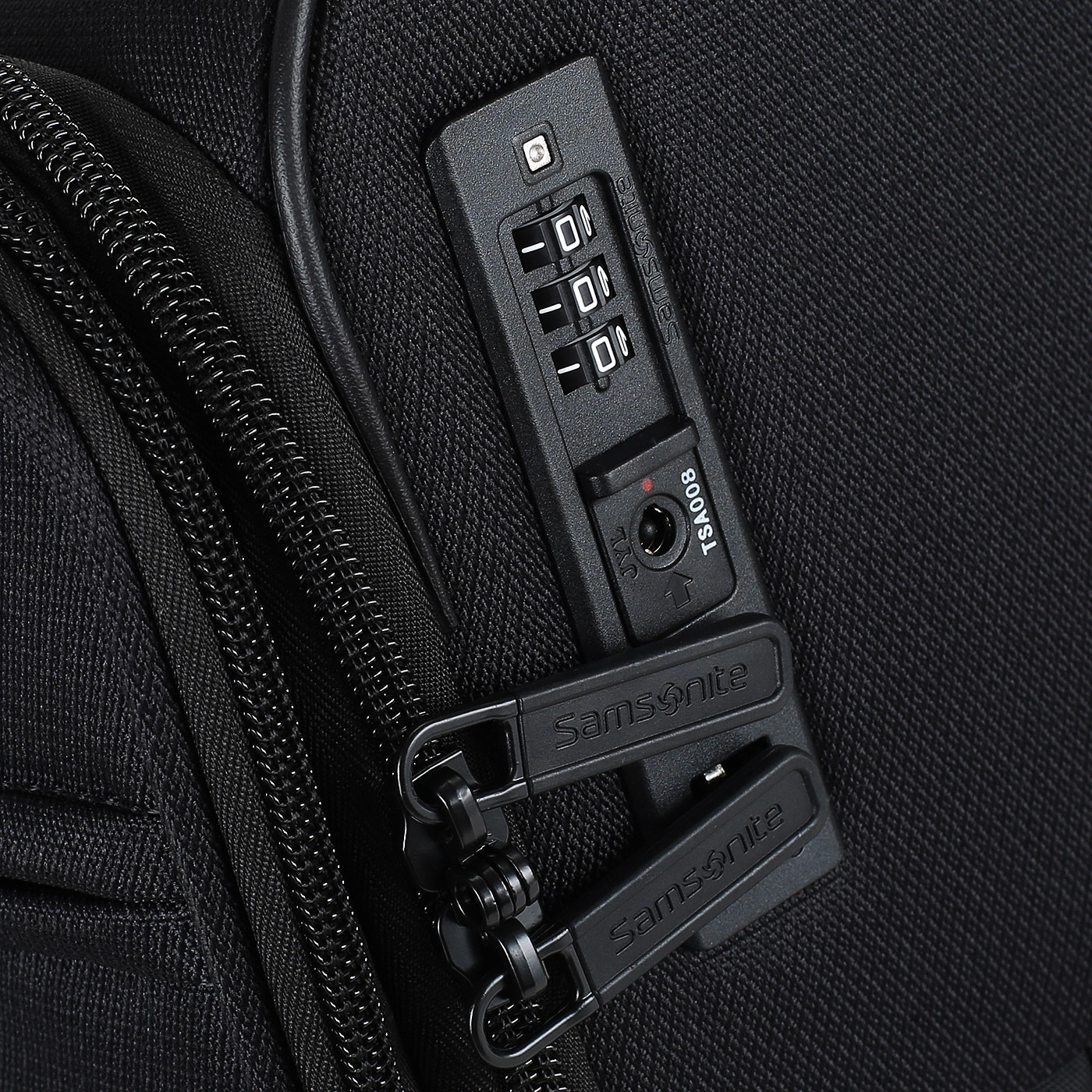 Чемодан средний M  Samsonite Vaycay