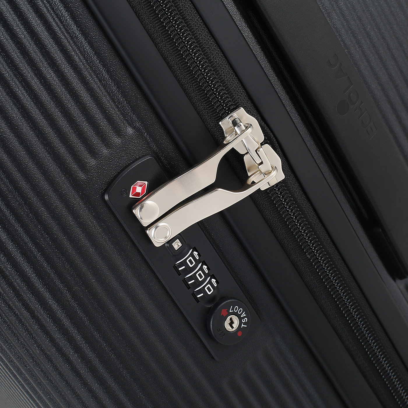 Чемодан средний M из поликарбоната Echolac Dynasty