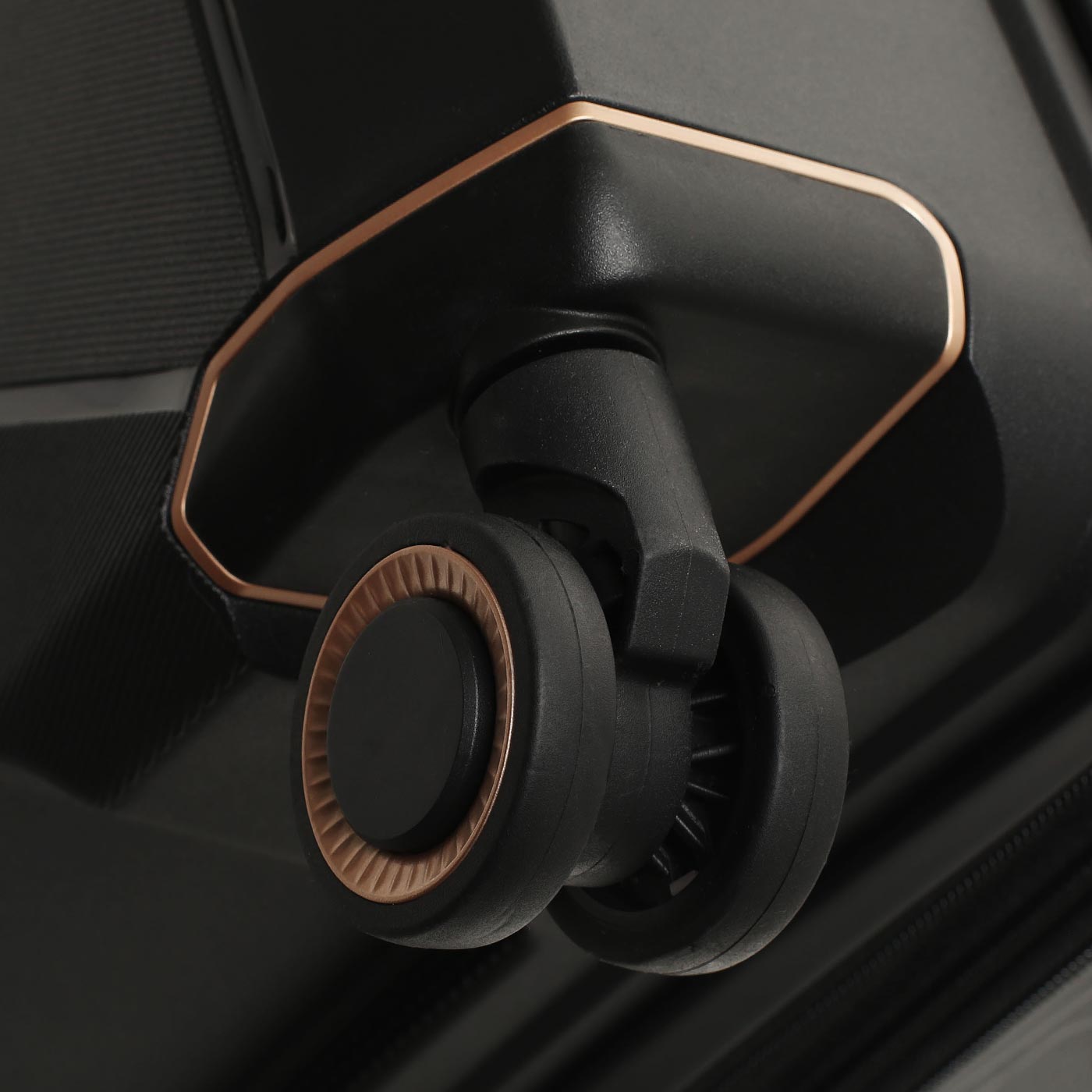 Чемодан маленький S из полипропилена Eberhart Cosmo