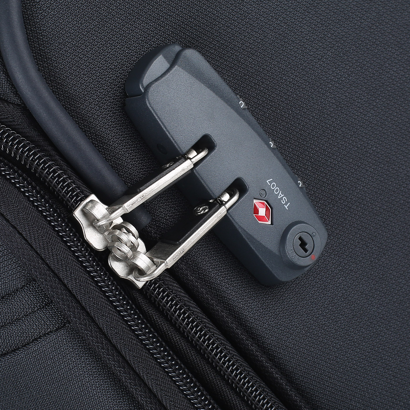 Чемодан средний M тканевый Samsonite Base Boost