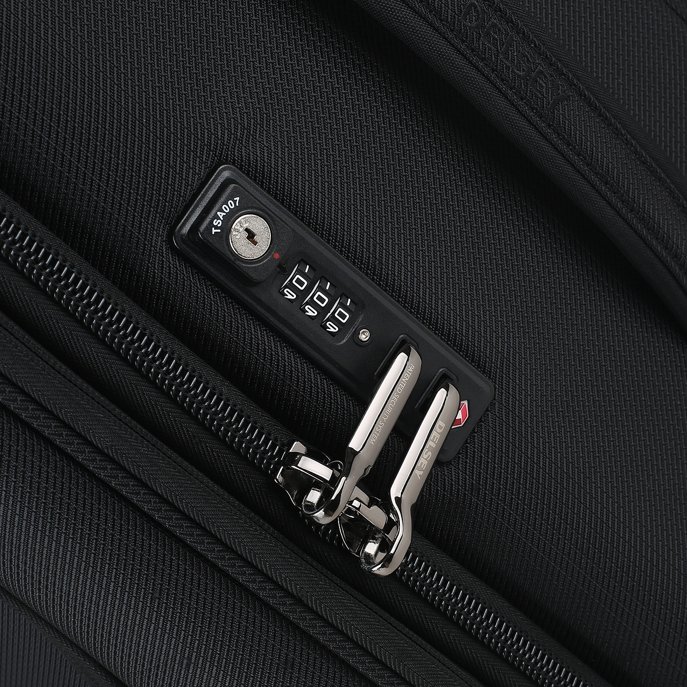 Чемодан большой L тканевый Delsey Montmartre Air 2.0