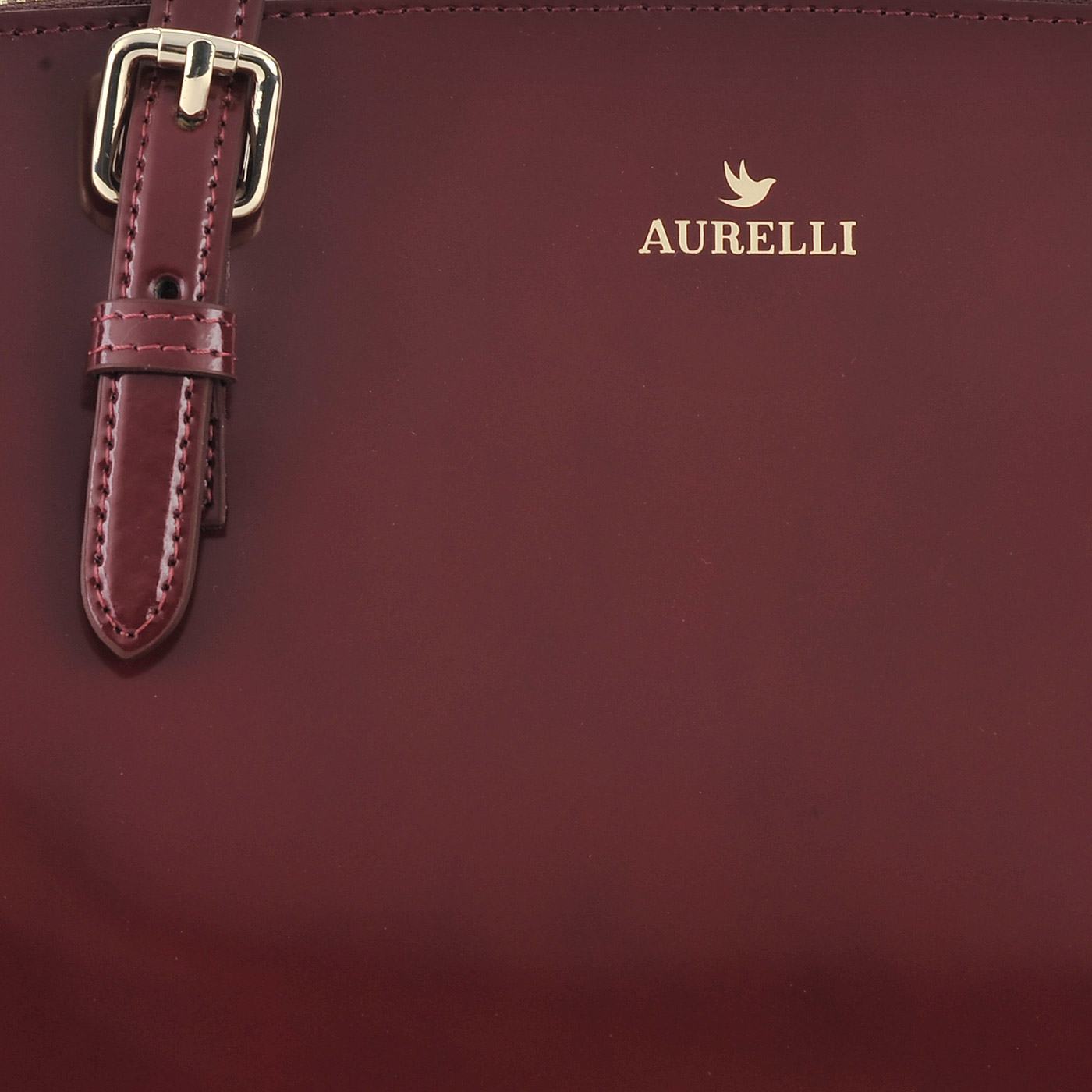 Вместительная женская сумка из лакированной кожи Aurelli 