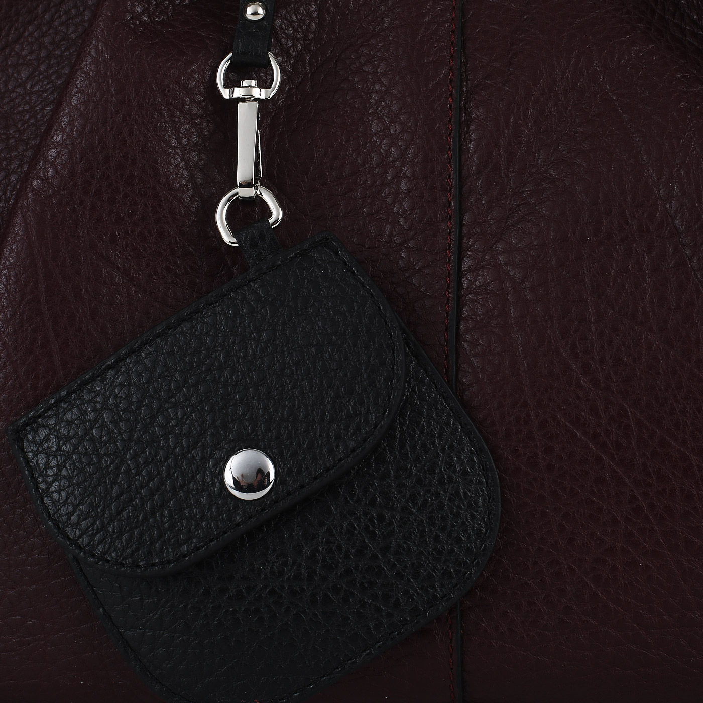 Бордовая сумка с брелоком Chatte Marseille