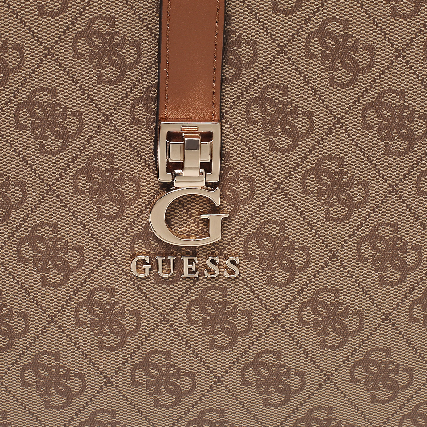 Сумка с ручкой-цепью Guess Zamira