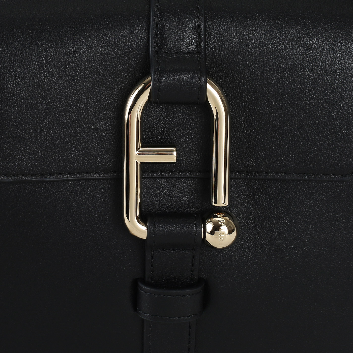 Кожаная сумка Furla Nuvola