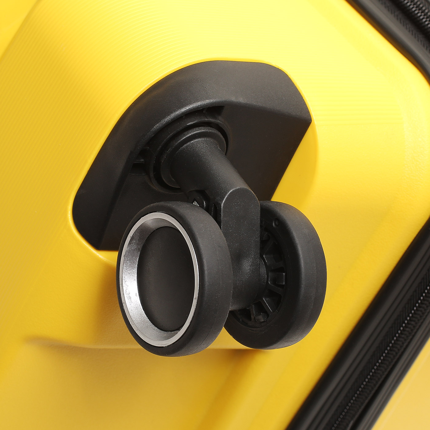 Чемодан большой L из полипропилена Sun Voyage Elite