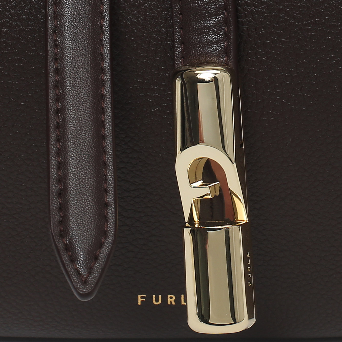 Кожаная сумка Furla Goccia