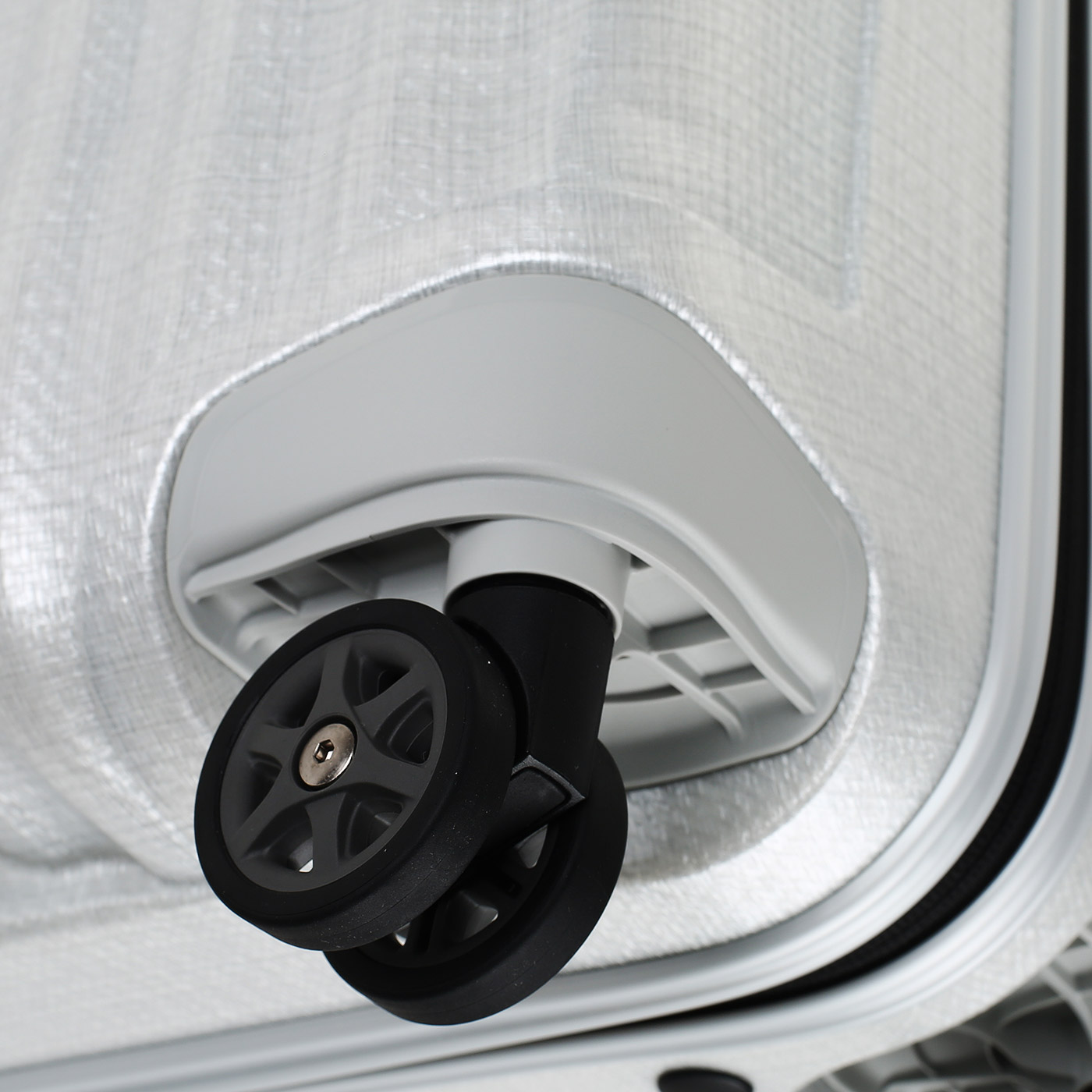 Чемодан средний M из материала Curv с кодовым замком Samsonite C-Lite