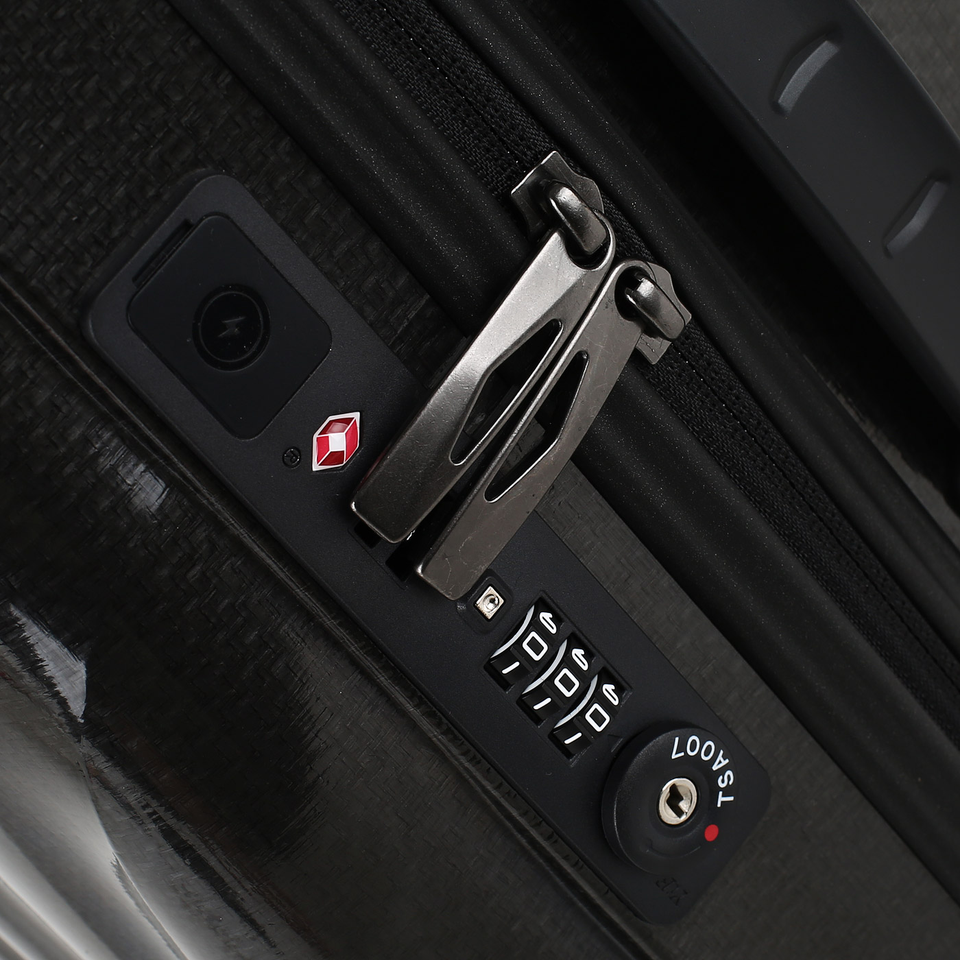 Чемодан для ручной клади из материала Curv с кодовым замком Samsonite C-Lite